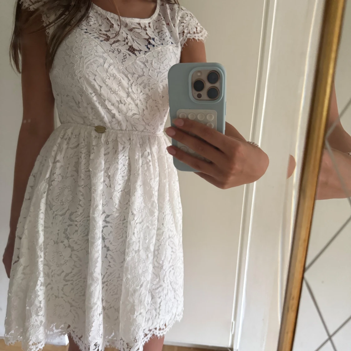 Vit spetsklänning Chiara Forthi