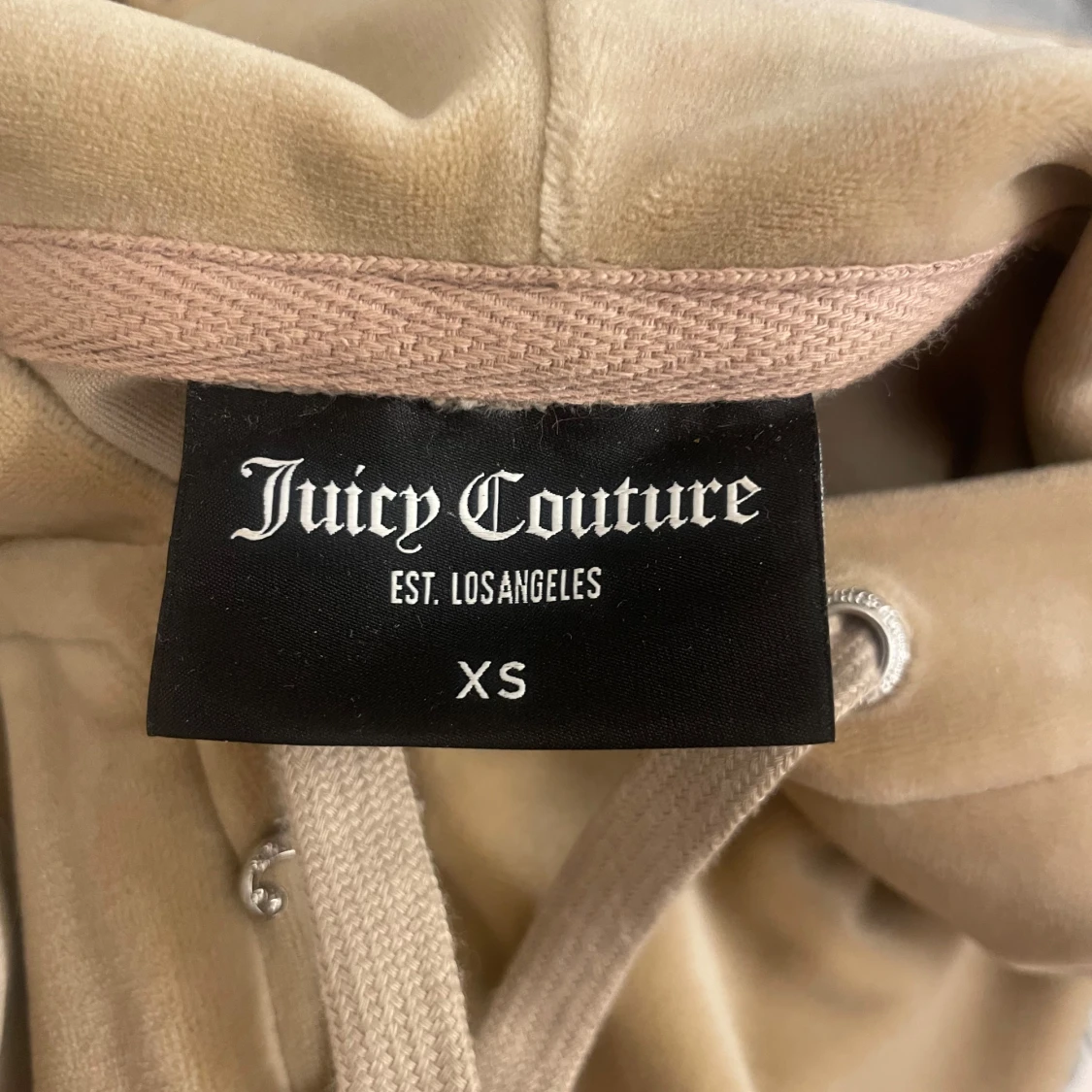 Beige hoodie från Juicy Couture - 2