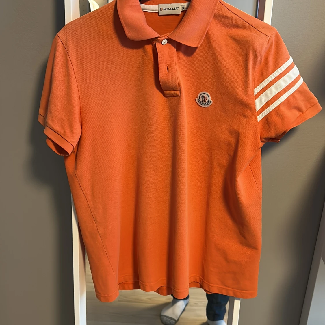 Orange kortärmad pikétröja från Moncler - 1