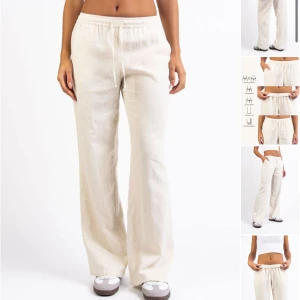 Beigea linnebyxor  - Så snygga o sköna linnebyxor! Byxorna har raka ben och fickor, helt perfekta nu till våren. Midjan är mid men brukar dra ner eller vika ner dom om jag vill ha dem mer lågmidjade. Dom är LÅNGA perfekt om du är lite längre! 🌟🎀🤩