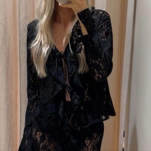 Neo noir topp - Svart blus från Neo Noir. Aldrig använd men prislapp kvar! Nypris 749kr