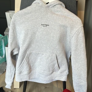 Arigato hoddie - Knappt använd då den är för liten för mig, så väldigt bra skick