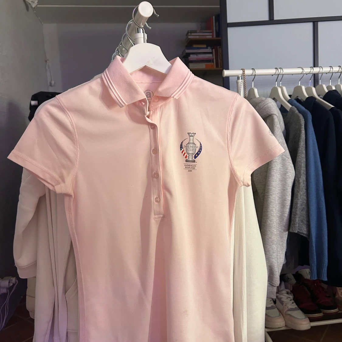 Rosa pikétröja från Abacus