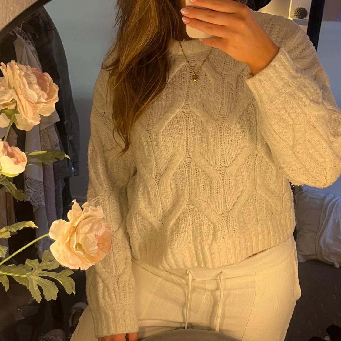 Vit stickad tröja - 2