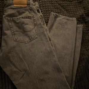 Jack & Jones jeans  - Jack & Jones jeans loose Chris storlek w32 l32 skick 10/10