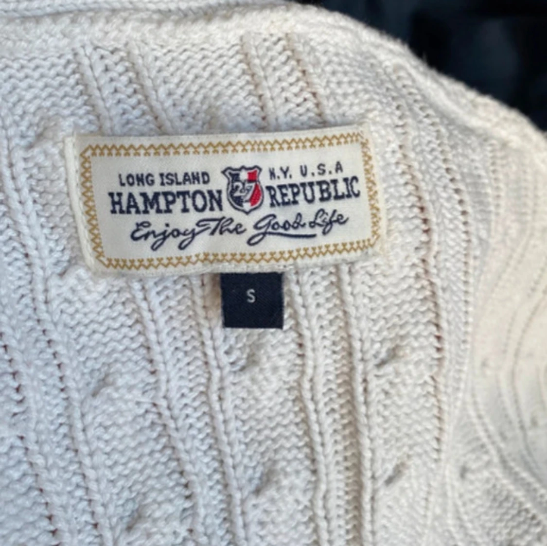 Vit stickad omlottkofta från Hampton Republic - 3