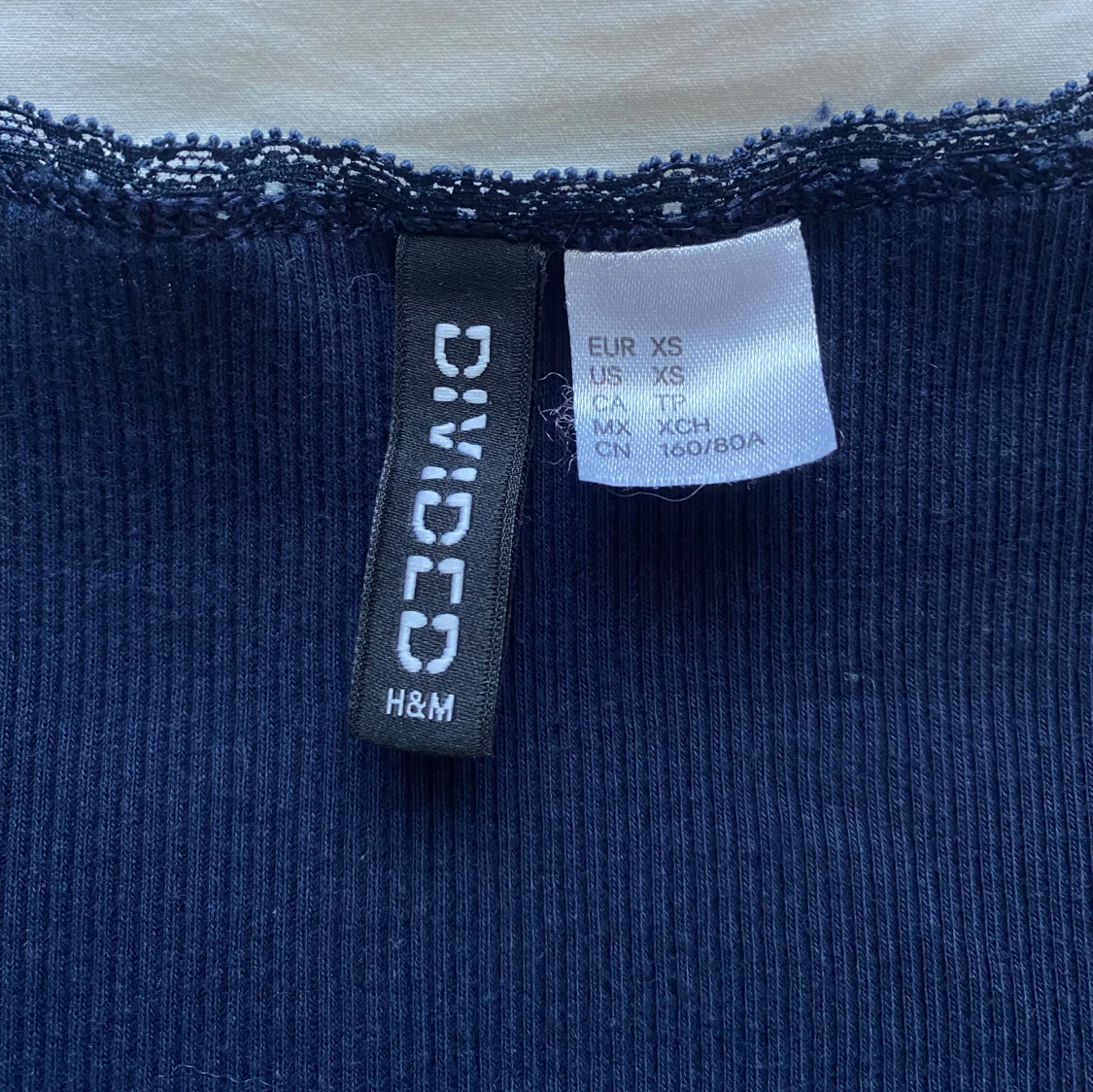 Marinblå ribbad topp - 2