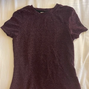 Glittrig topp - En glittrig topp från cubus i storlek 146/152. 💗