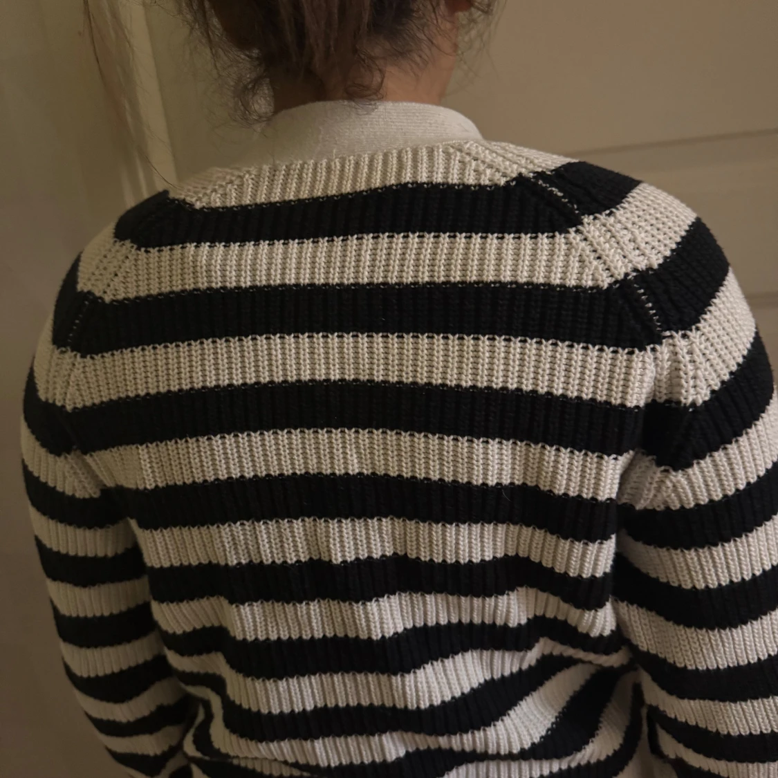 Randig kofta från Lindex i svart och vitt - 1