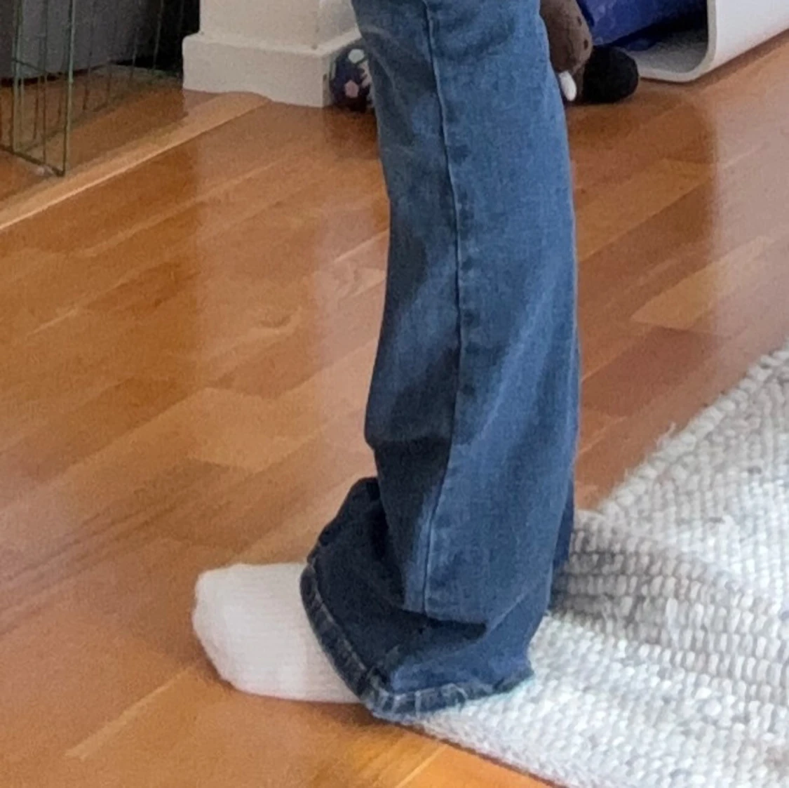 Blå bootcut jeans med extremt låg midj - 2