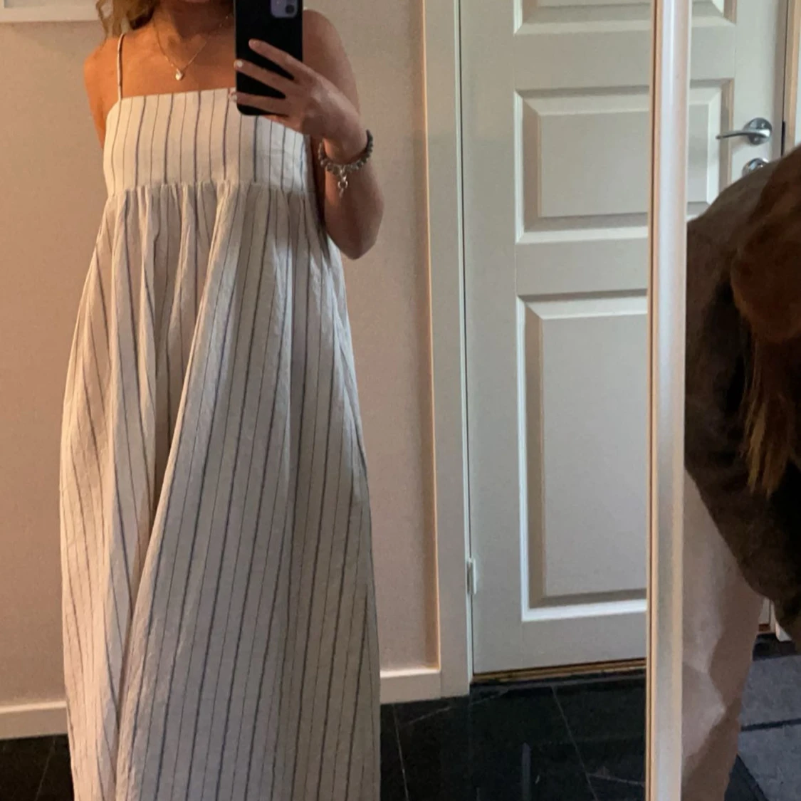 Vit långrandig sommarklänning - 1