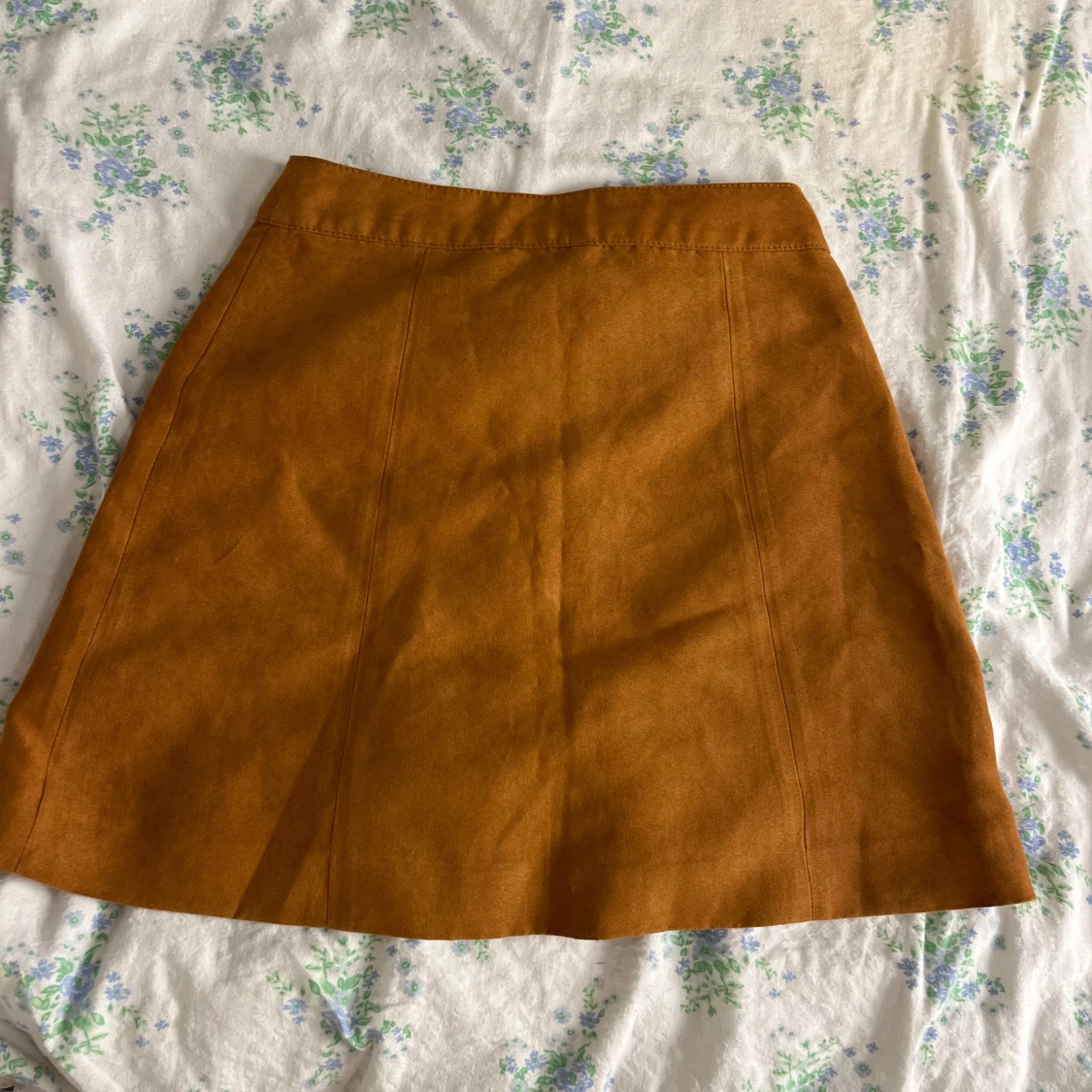 Brun manchesterkjol med knappar - 3