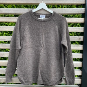 Brun Kashmirtröja från Davida - Brun kashmirtröja från Davida. Mycket fint skick. Storlek S 💕 Viss prutmån finns.