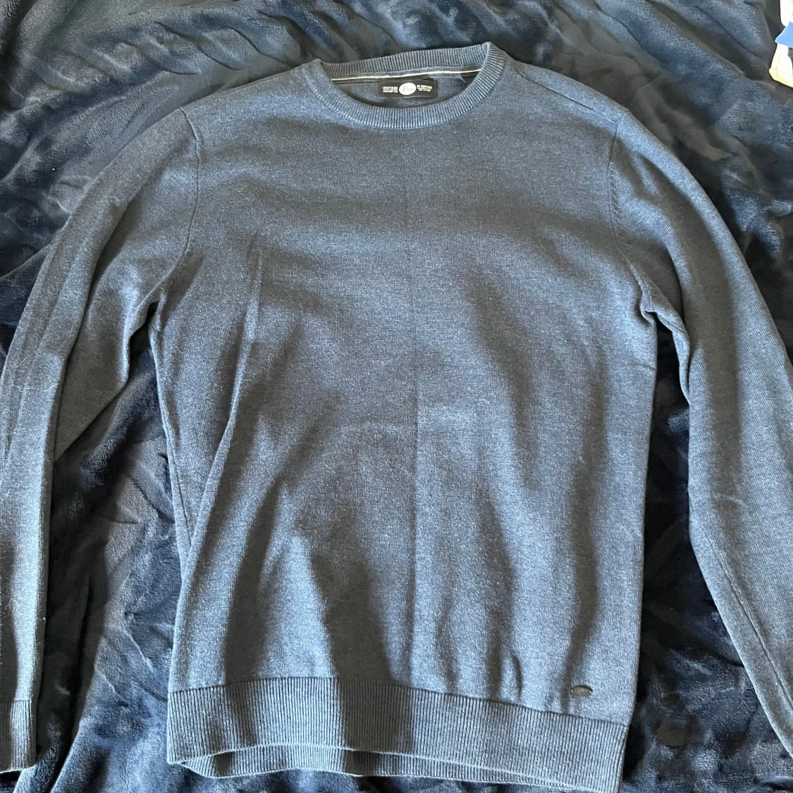 Mörkgrå stickad tröja från Petrol