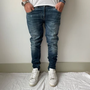 Tiger of Sweden jeans  - Tiger of Sweden jeans | Strl - 30/34 ) | Skick - 10/10 | Nypris - ca 1700kr | För ytterligare frågor är det bara att skriva 🗣️