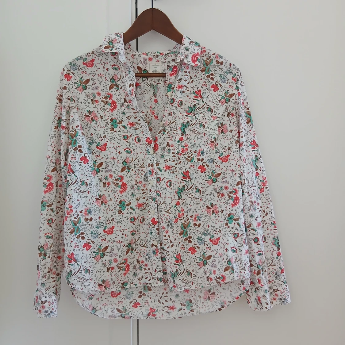 Blommig skjorta från Gap, S