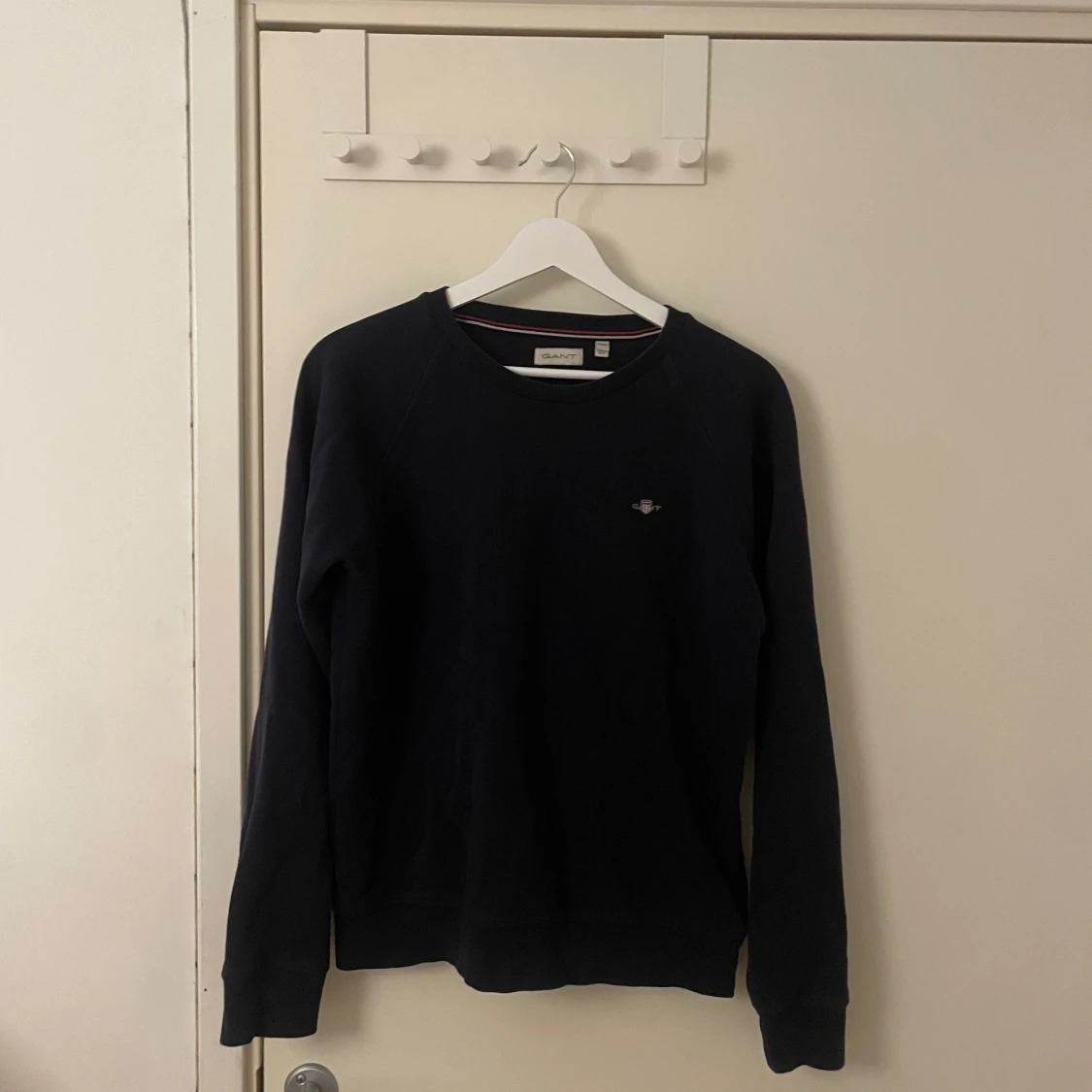 Mörkblå sweatshirt från Gant
