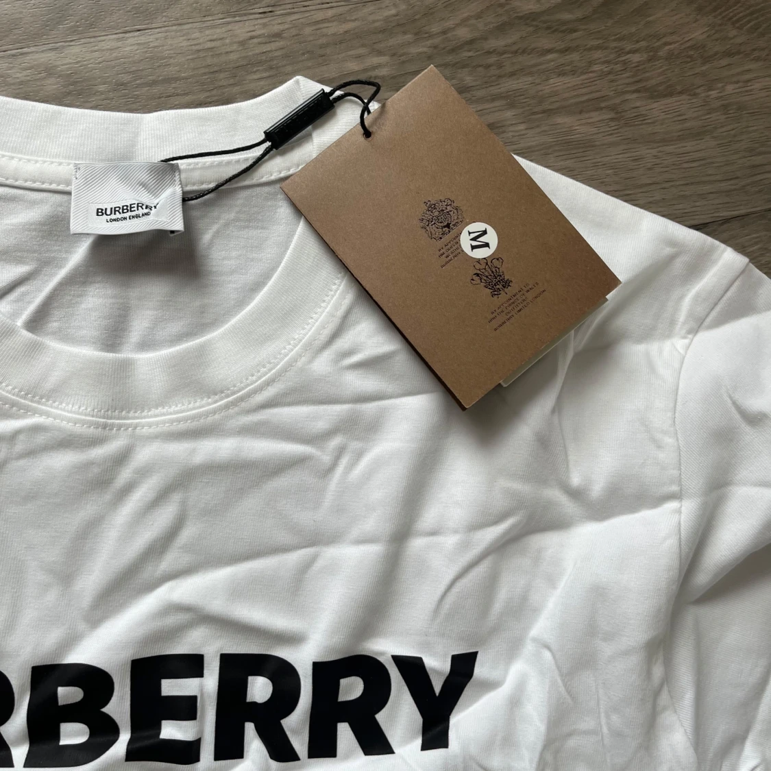 Vit Burberry t-shirt med logga - 1