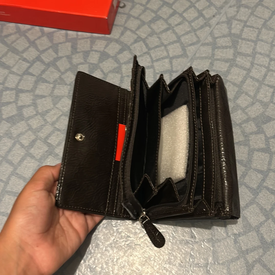 Leopardmönstrad plånbok med metallspänne - 2