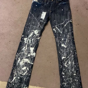 Paint splatter diesel - Feta paint splatter jeans, Dom är handgjorda också. Kan gå ner vid snabbt köp!