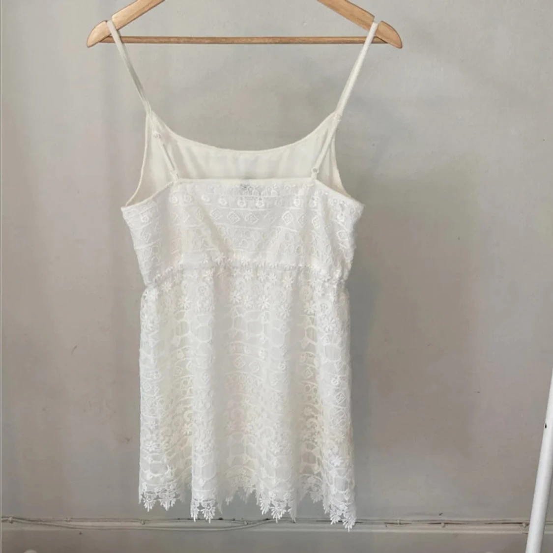 Vit spetsklänning från H&M Divided - 1