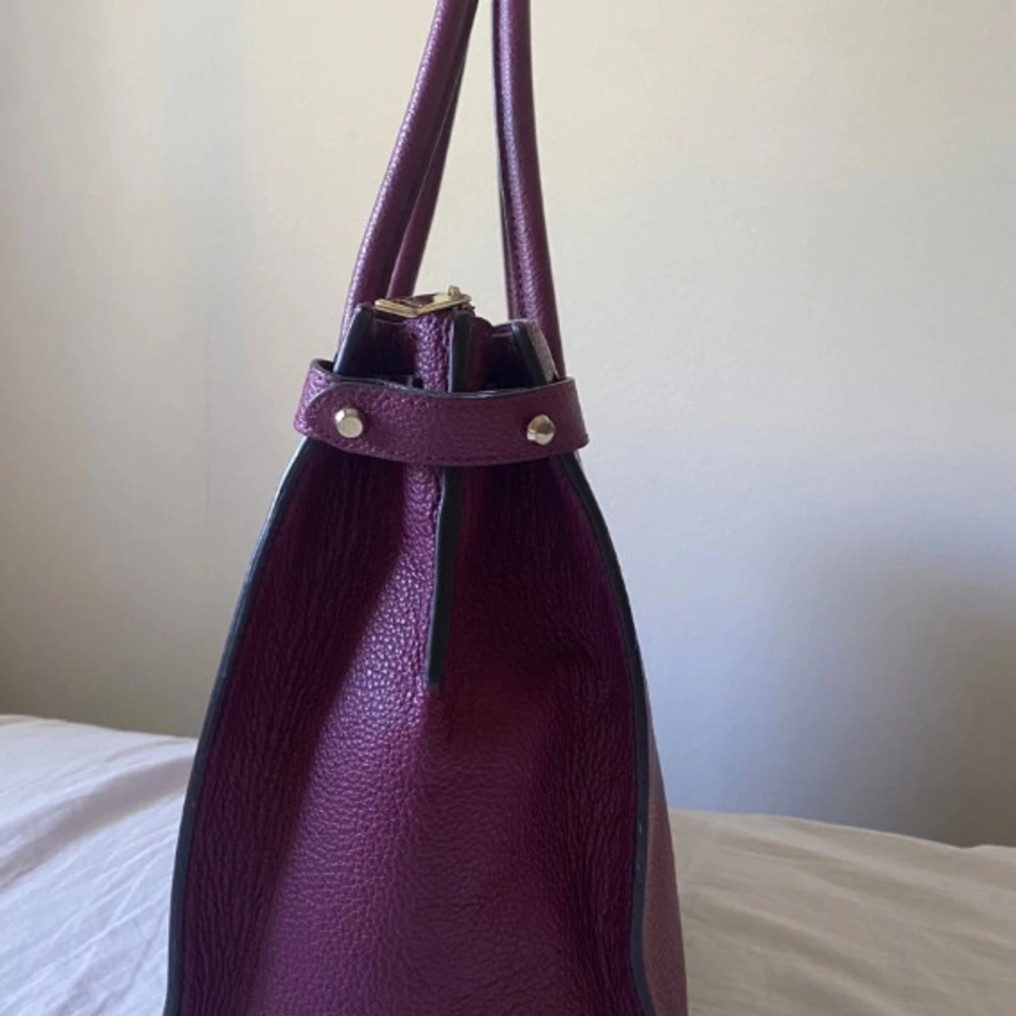 Lila handväska i skinn från Furla - 2