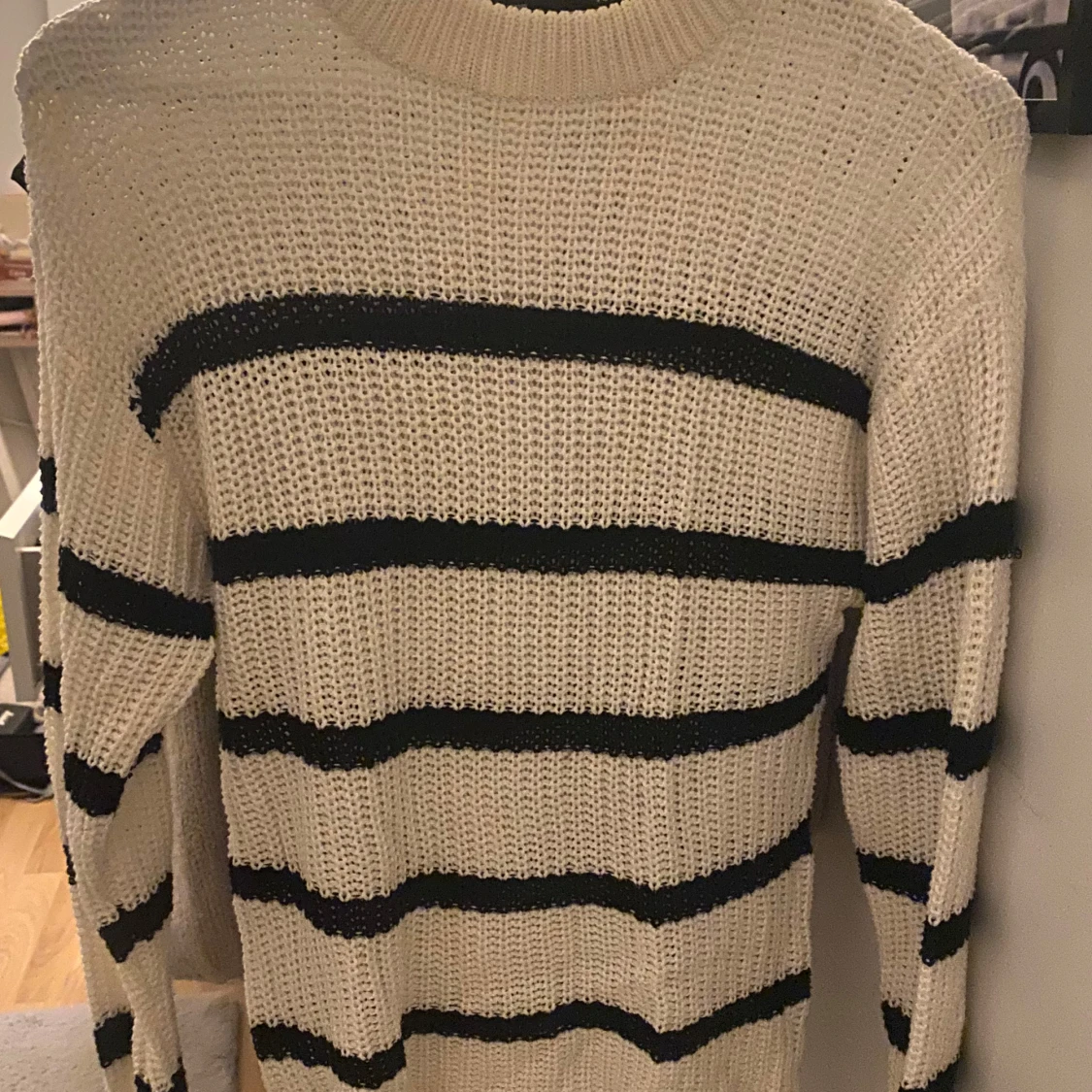 Randig stickad tröja