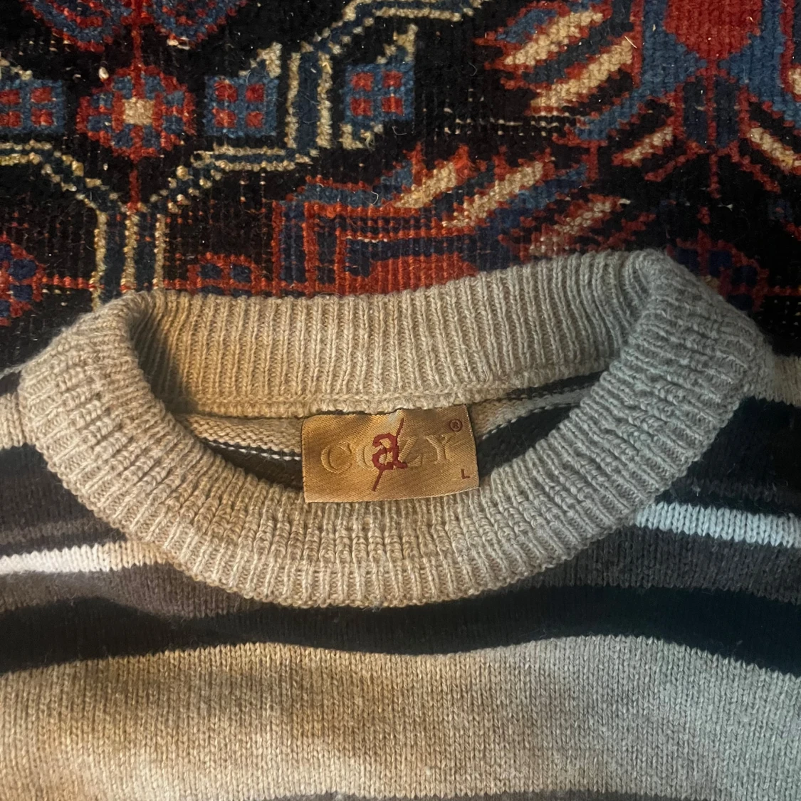 Randig stickad tröja - 1