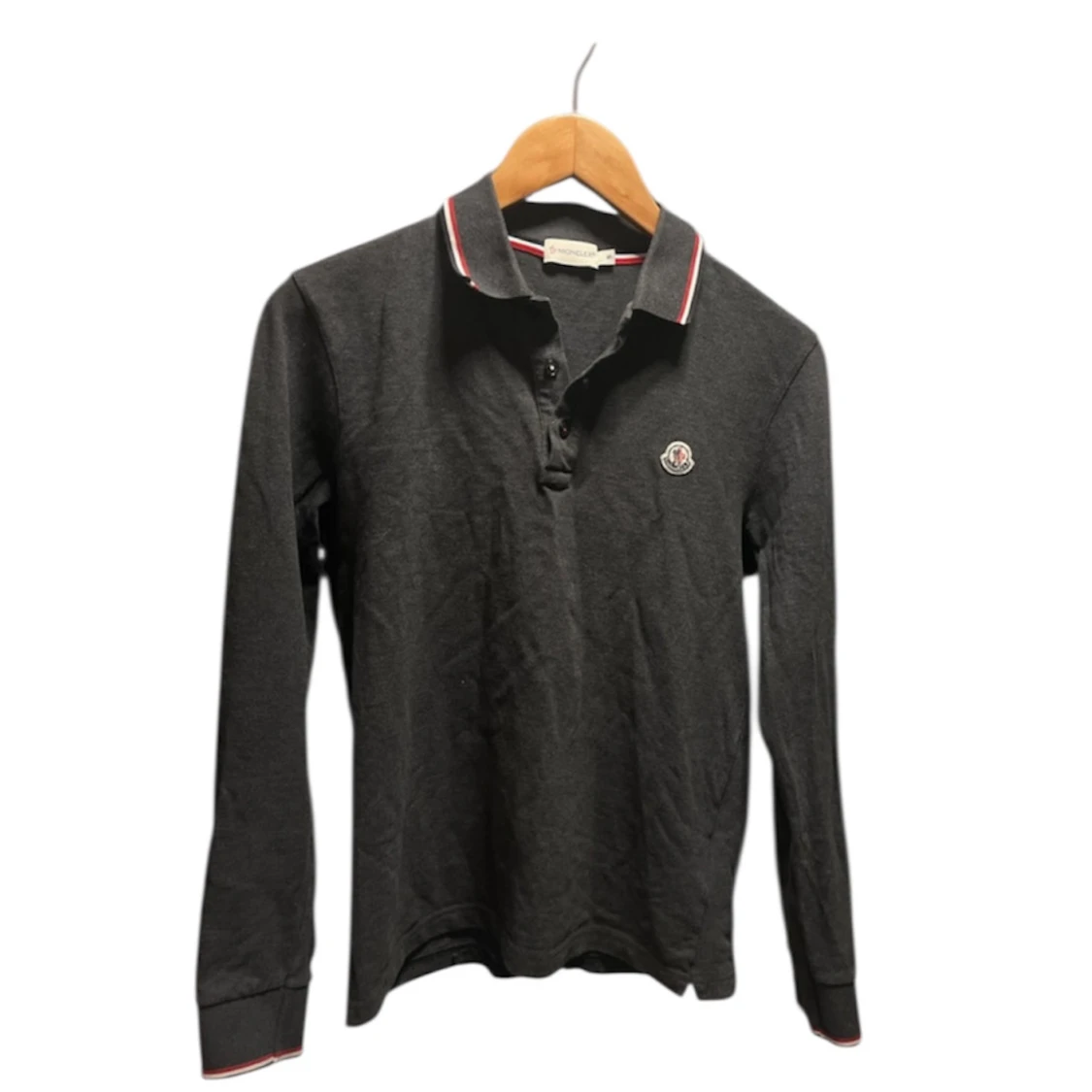 Mörkgrå Moncler pikétröja med logga