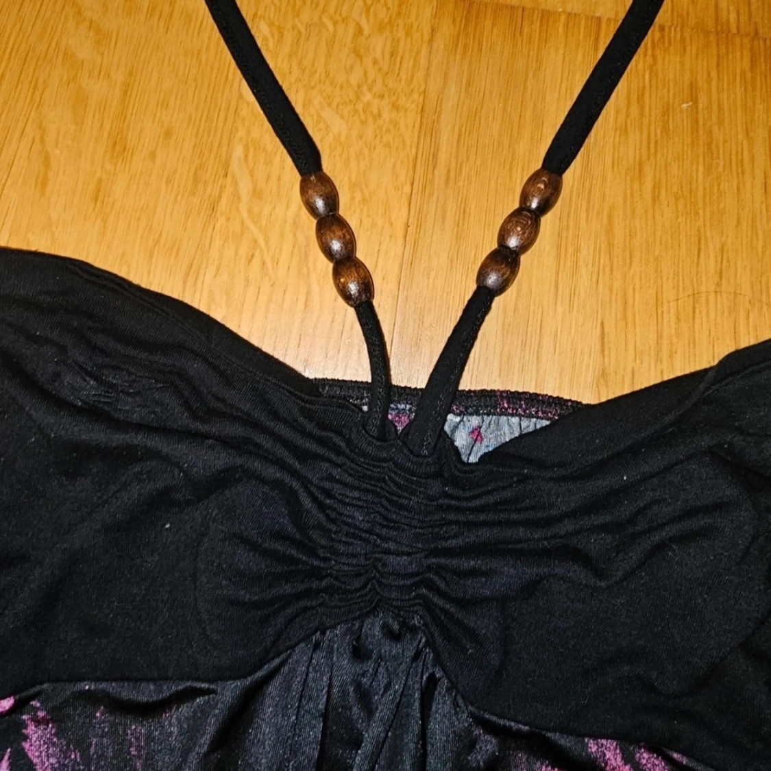 Svart kort klänning med rosa leopard - 2