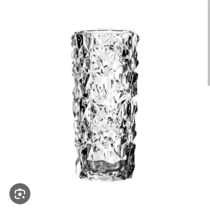 Högt glas med isliknande mönster - Orrefors carat vas