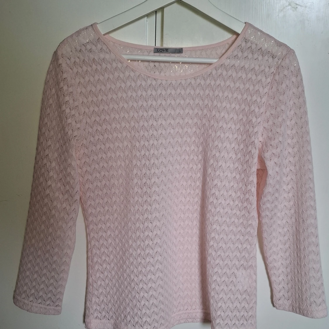 Ljusrosa topp i tunnt tyg - 1