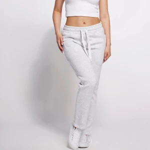 Russemerch byxorna - Säljer på grund av att jag råkade köpa i fel storlek. Skriv innan ni köper. Byxorna är i storleken xs 