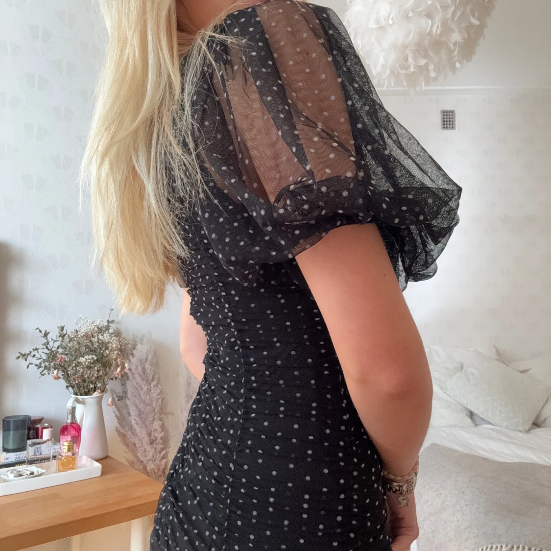 Prickig klänning - 1