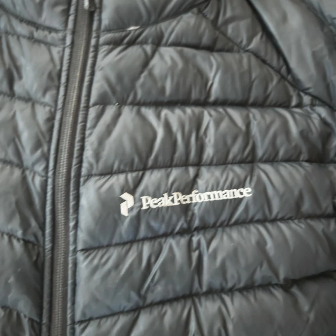 Svart peakperformance jacka  - 3