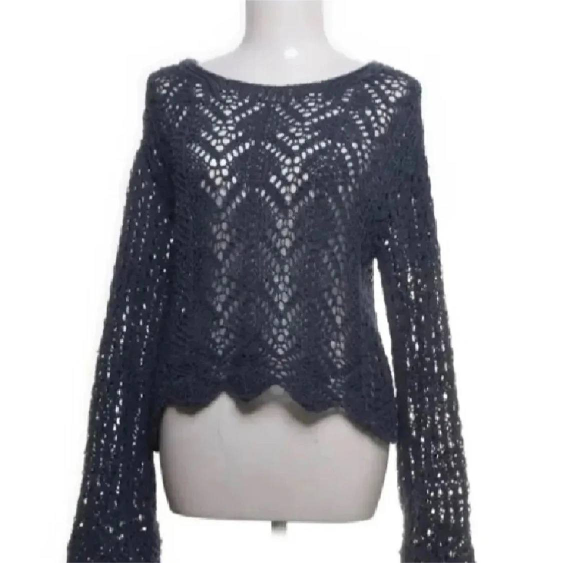 Mörkblå stickad långärmad tröja - 1