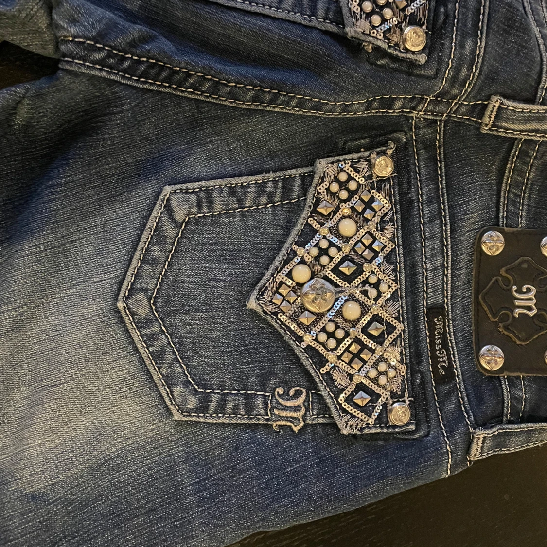 Miss Me skinny jeans med pärldetaljer