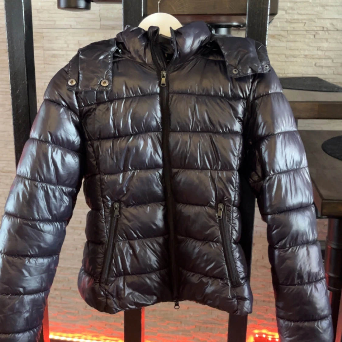 Svart pufferjacka 
