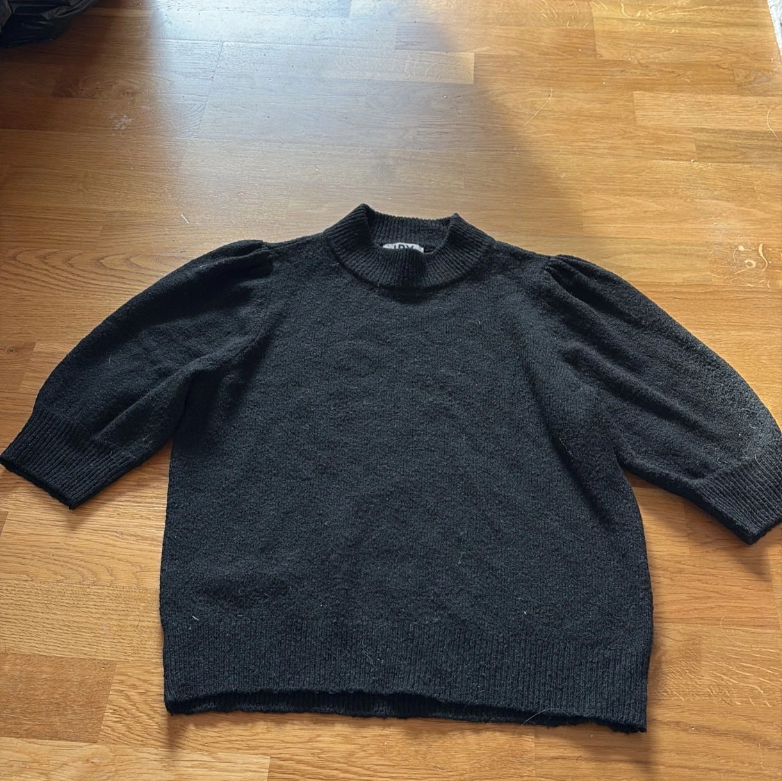 Svart stickad tröja från JDY