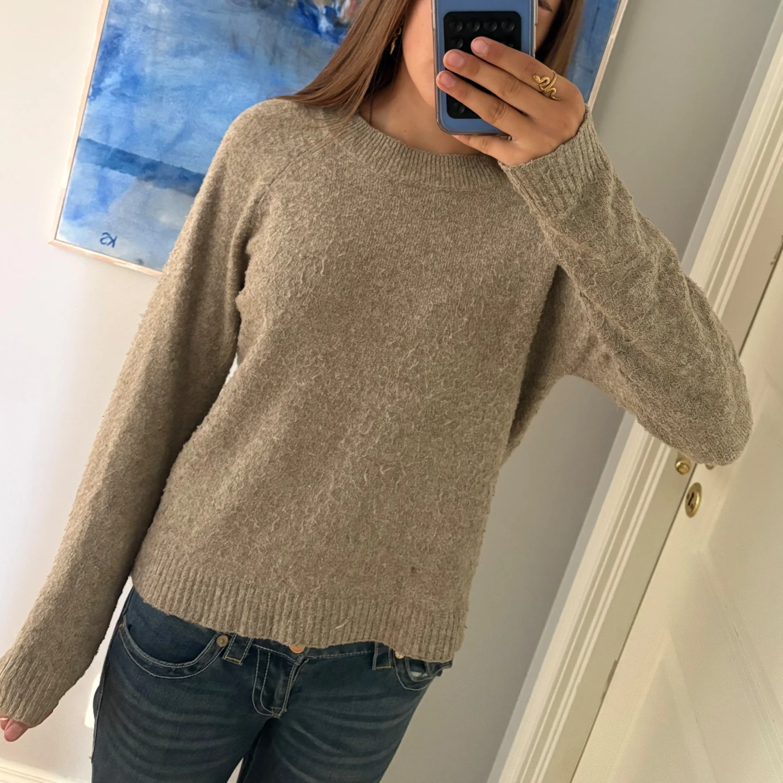 Beige stickad tröja med rund hals