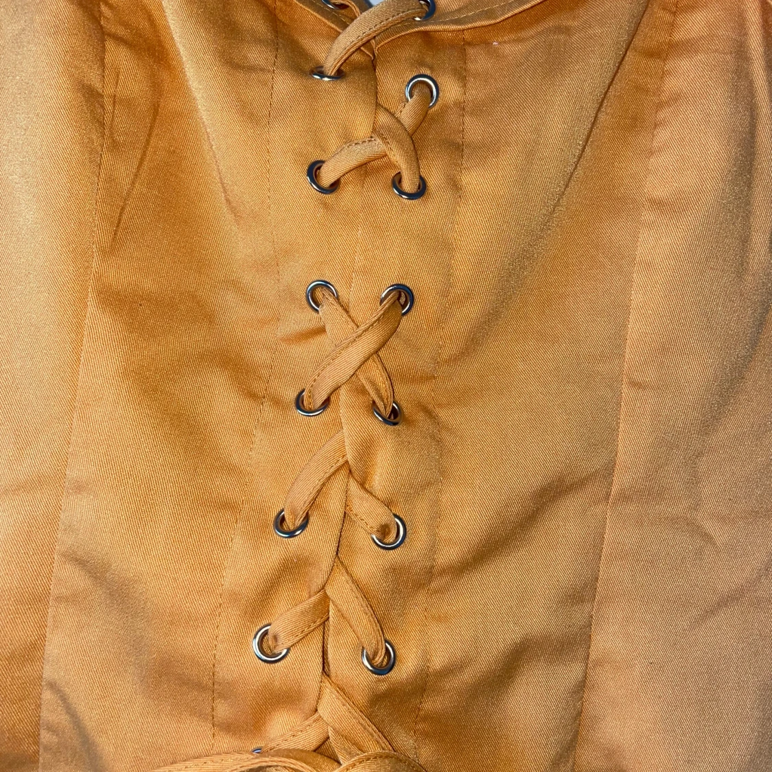 Orange korsettopp med snörning - 1