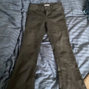 Svarta bootcut jeans - Snygga svarta jeans❤️❤️