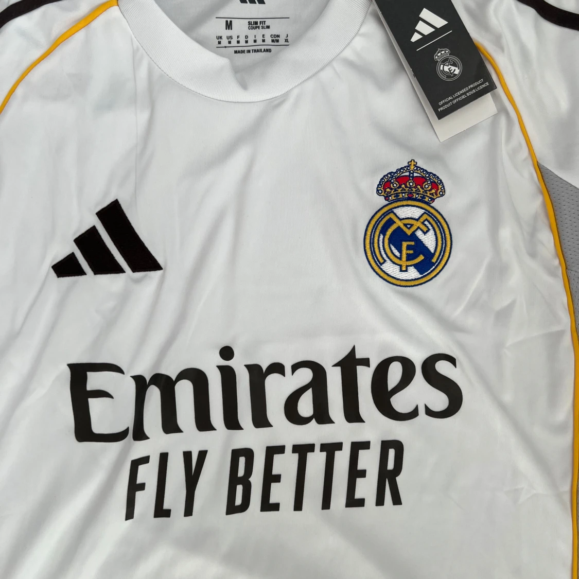 Real Madrid hemmatröja 25-26 - 2