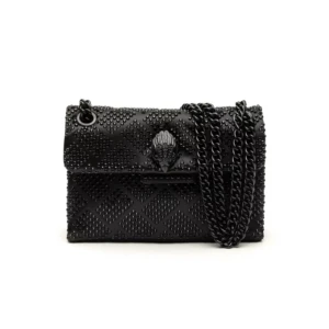 Väska  - Några paljetter har åkt av men annars bra skick. Köpt för 2500.