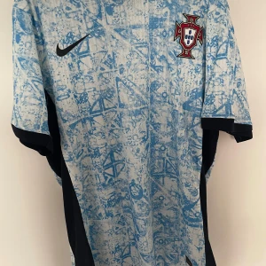 Portugal bortatröja Nike blåvit - Portugal fotbollströja. Storlek L/XL