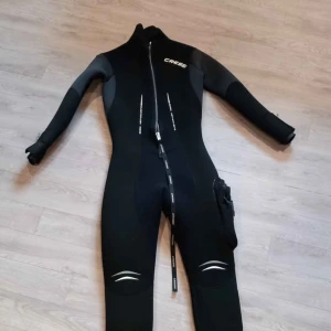 Svart våtdräkt från Cressi med dragkedja - Våtdräkt