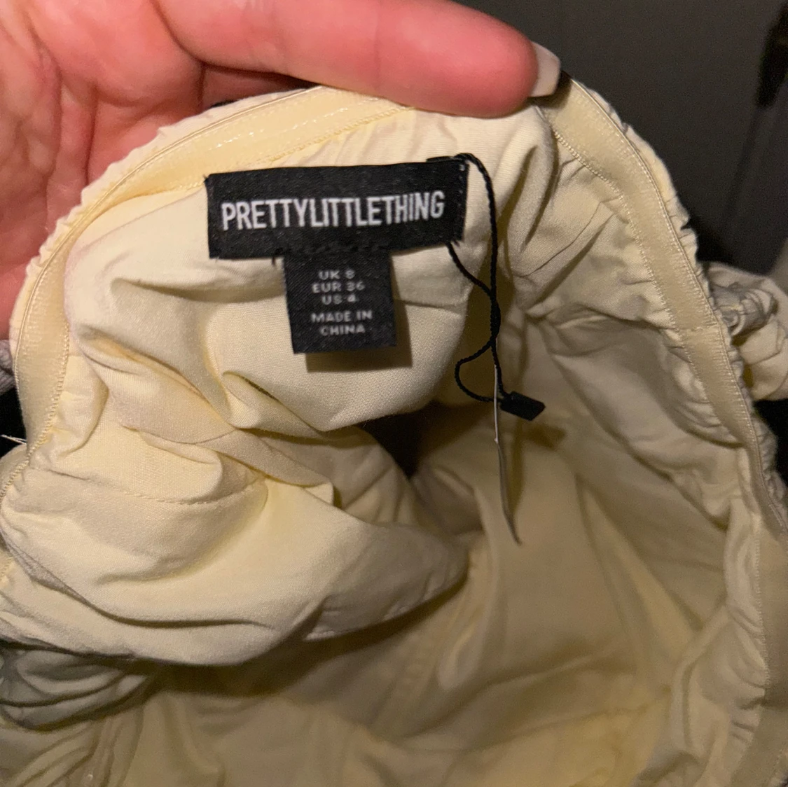 Ljusgul offshoulder klänning PrettyLittleThing - 3