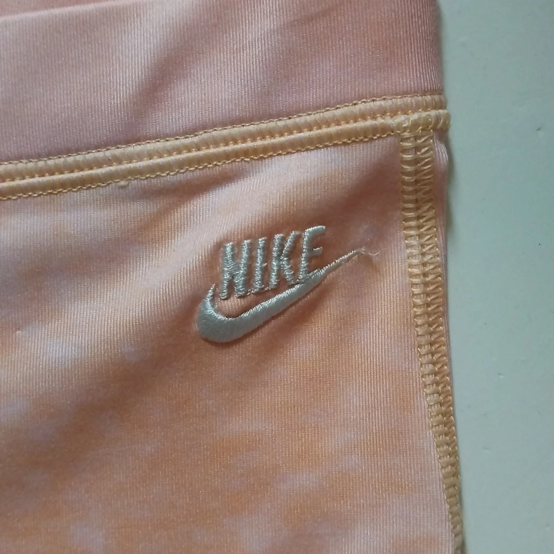 Nike leggings i rosa och orange - 1