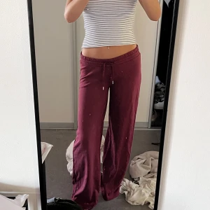 Mjukisbyxor - Feån nelly, knappt använda