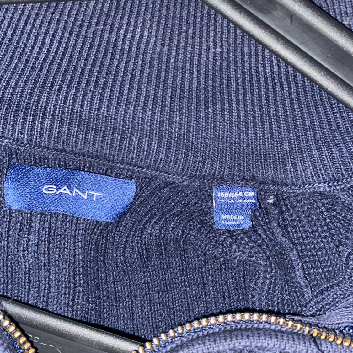 Mörkblå stickad half zip från GANT - 2